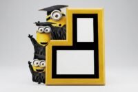 32-marco-graduacion-minions-birrete Marco Graduación Minions Birrete Foto Escolar